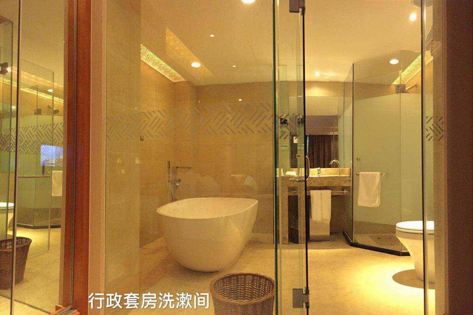 Oriental Hotel Tong Xiang Jiaxing Exterior photo